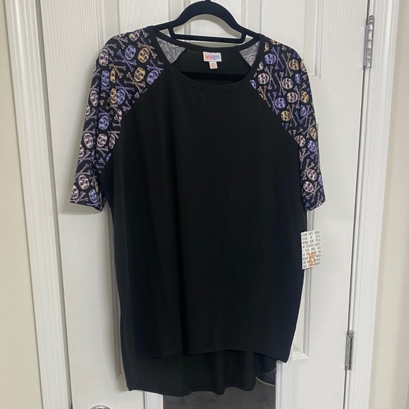 NWT ☠️🎃 LulaRoe Irma high-low Top (XS) Great for Halloween☠️🎃 - Picture 1 of 8
